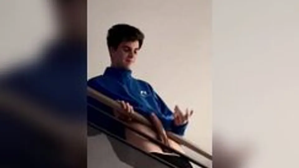 [MC] Teen shows dick in public