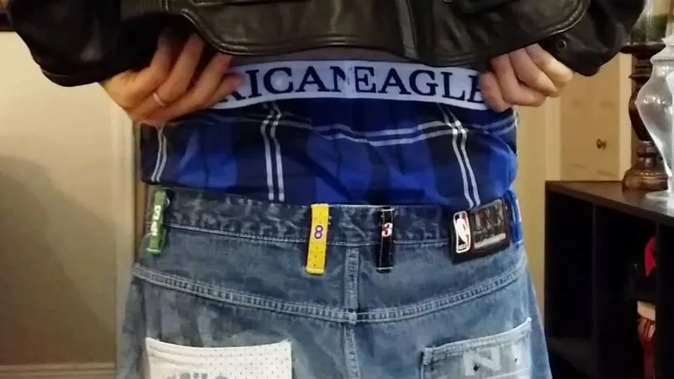 Me sagging and blowing a load - ThisVid.com