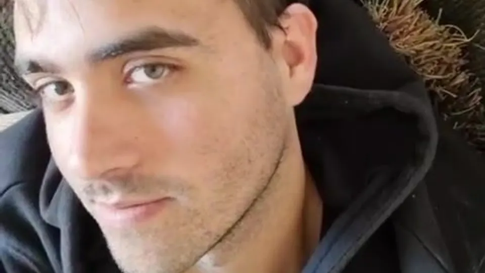 Measuring his small dick - ThisVid.com