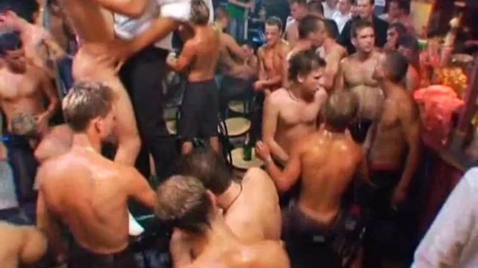 Mega orgy in gay club (GuysGoCrazy)