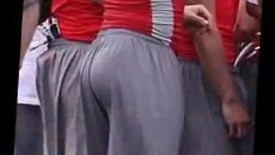 Men in Shorts Popperbate - ThisVid.com