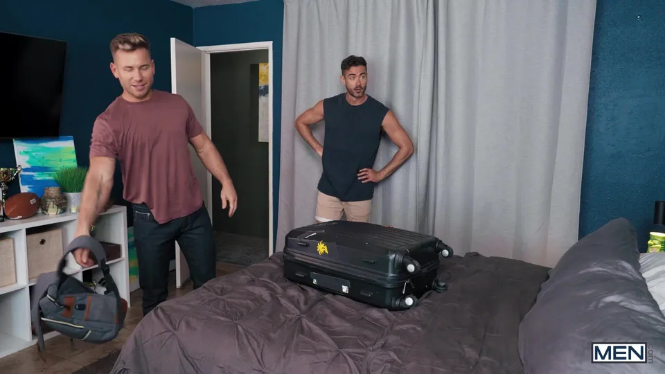 MEN –My Naked Roommate– Sumner Blayne And Holden Beau 1080
