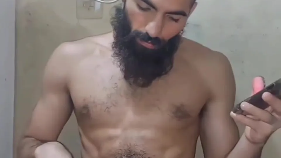 Middle Eastern Perfection - ThisVid.com