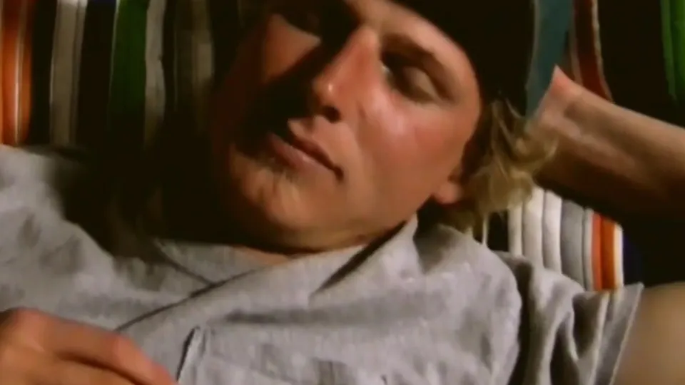 Milking str8 sleeping skater boy - ThisVid.com
