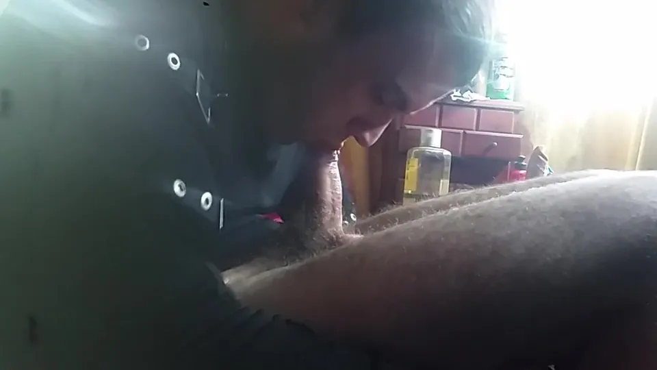 Hands-Free Auto-Blow & Cum in Mouth