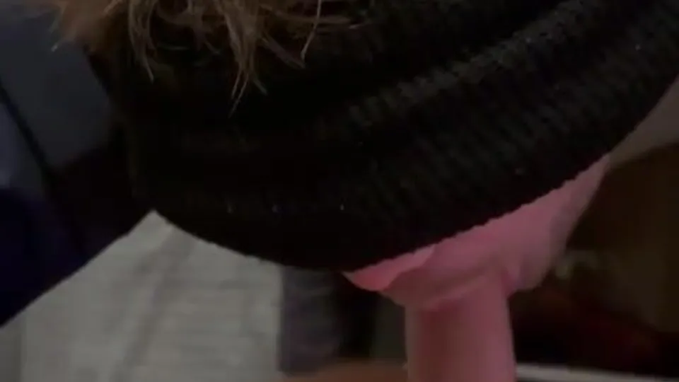 Młody cwel ciągnie kutasa kolegi