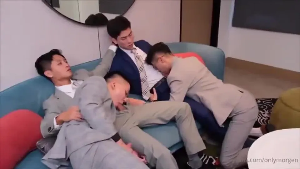 魔巨根 @morbiggen x 新鲜社畜 @suitdoghao x Kirvin @kirvin_1988 x DENNIS @ GAYTOPIA @Dennischueh2