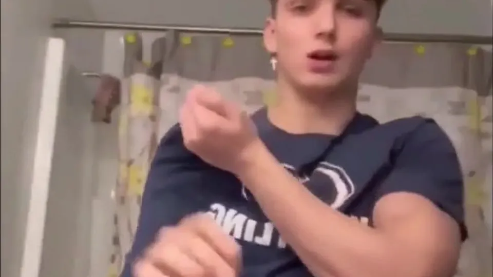 Morning horniness - ThisVid.com