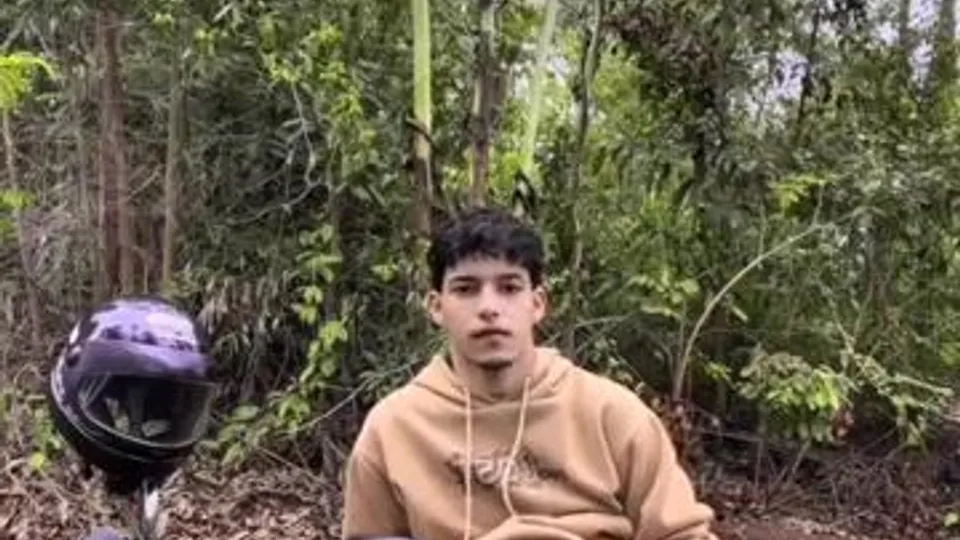 Motorcycle Boy's Outdoor Solo Session