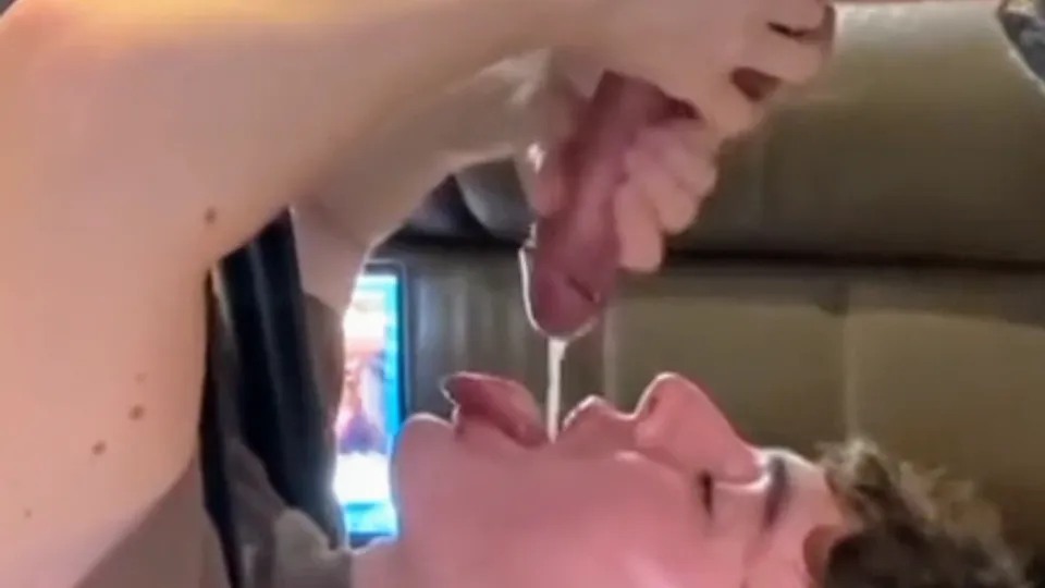Mouth filled with cum - ThisVid.com