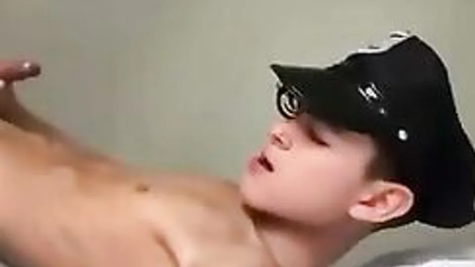 MUF - Hotterbrandon Cums 01