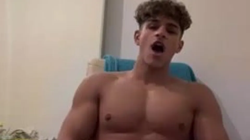 Muscle alpha after gym wank - ThisVid.com