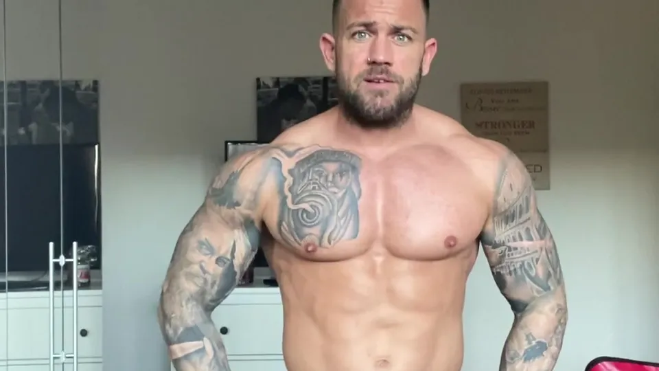 MUSCLE ALPHA FLESHLIGHT FUCK AND CUM - ThisVid.com