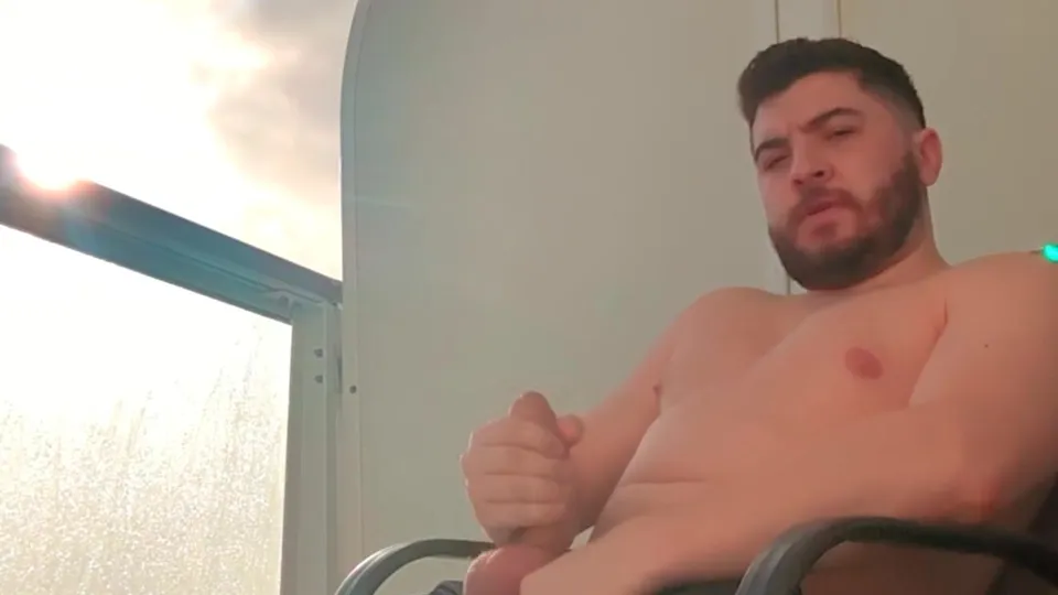 Muscle bear cum on cruise 1 - ThisVid.com
