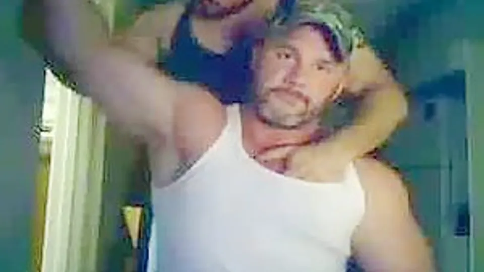 Muscle bears worship duo