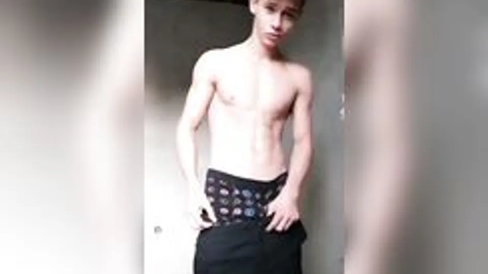Muscle boys strips and teases