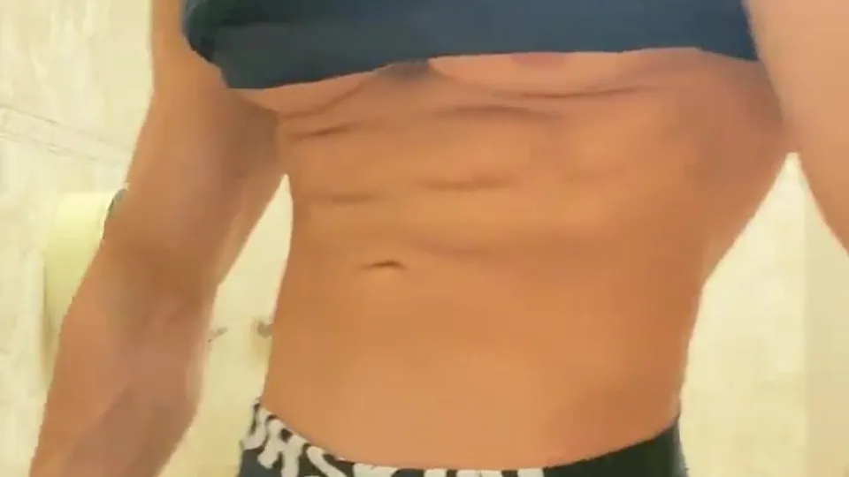 Muscle bulge - video 3 - ThisVid.com