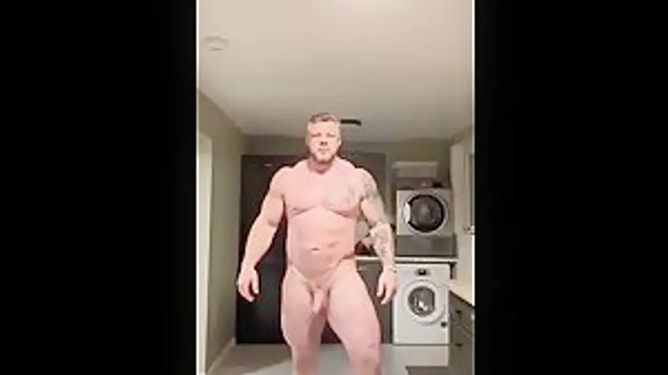 Muscle Daddy Luke