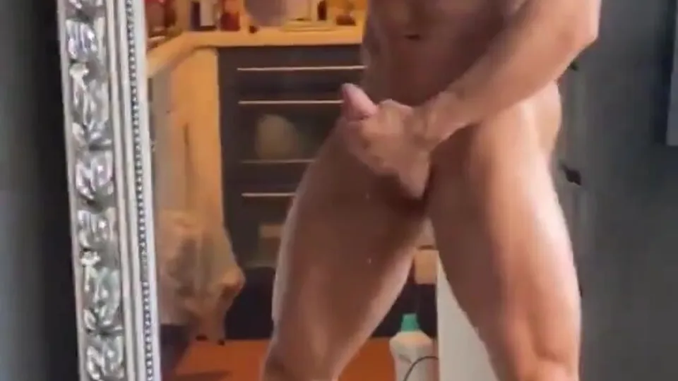 Muscle daddy show erected cock - ThisVid.com