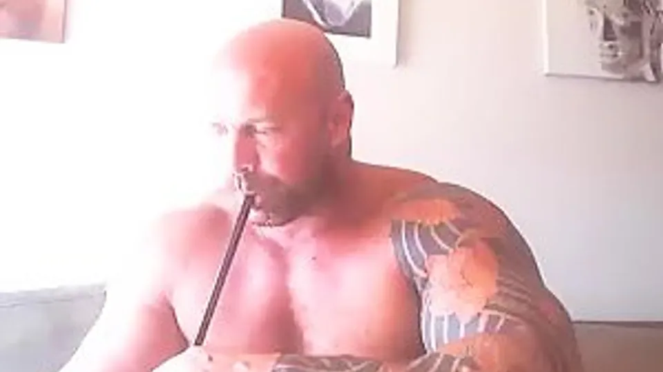 Muscle Daddy shows off