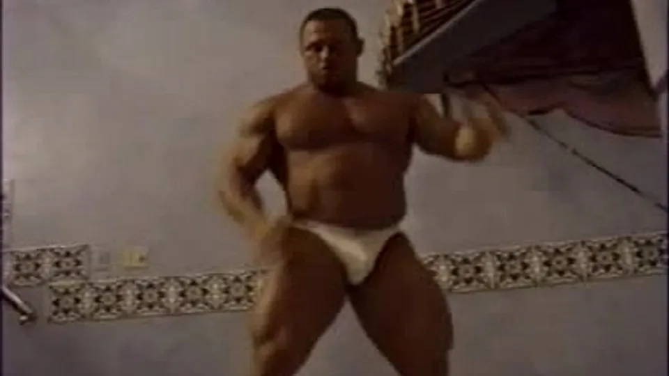 MUSCLE DANCE - video 2 - ThisVid.com