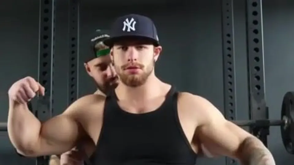Muscle god worshipped - ThisVid.com