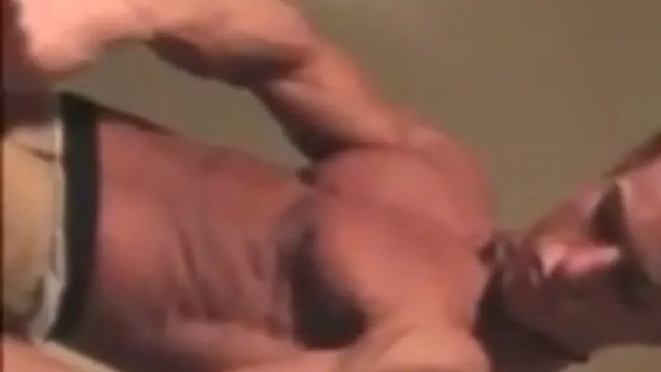 Muscle guy flexing with friends - ThisVid.com