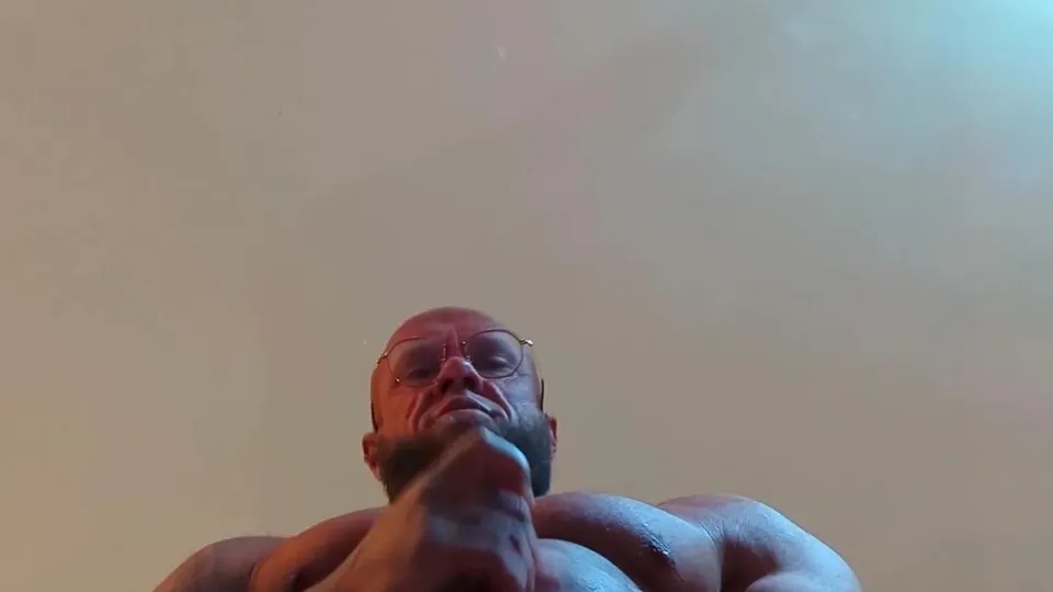 Muscle guy wanking - video 55 - ThisVid.com