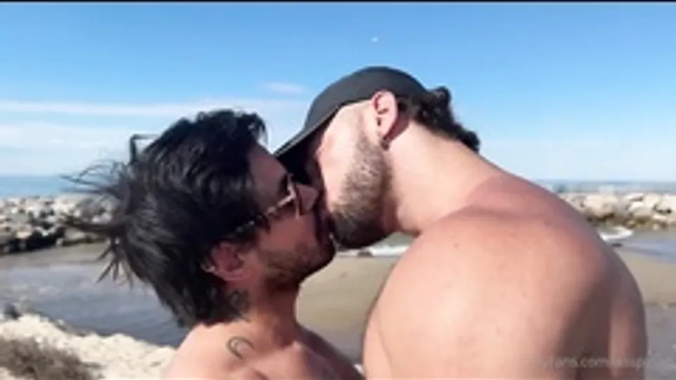 Muscle Guys Fucking at The Beach