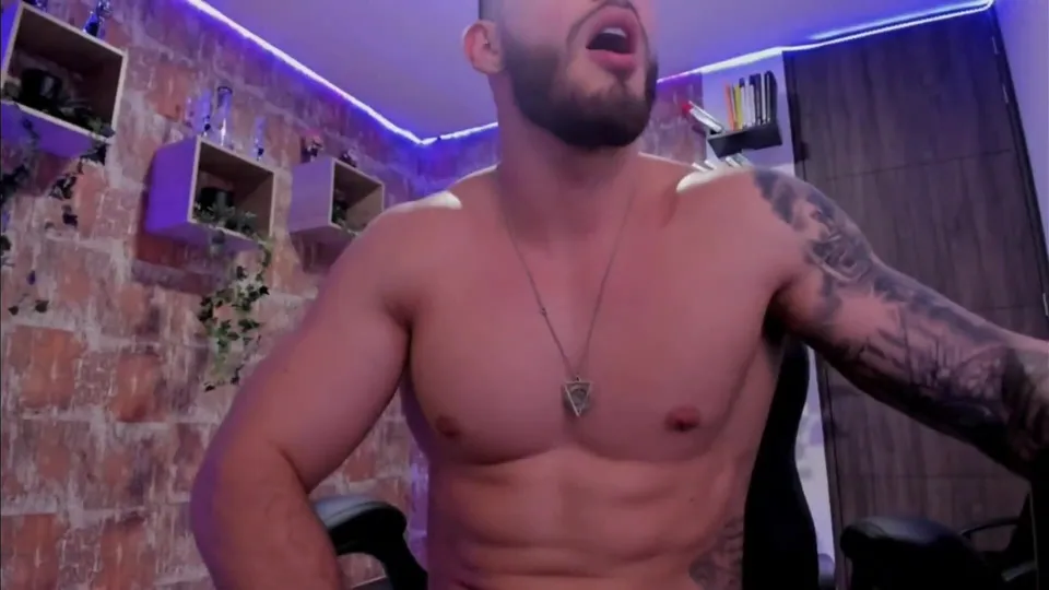 Muscle hunk jerking off his big cock - ThisVid.com en anglais