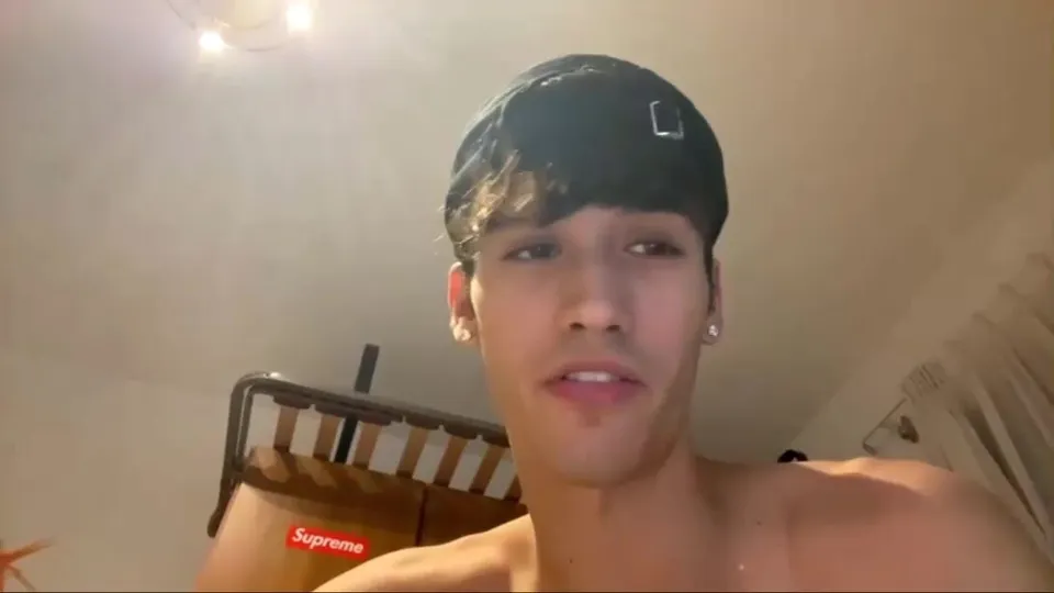 Muscle italian twink jerks off his BIG dick and cums - ThisVid.com