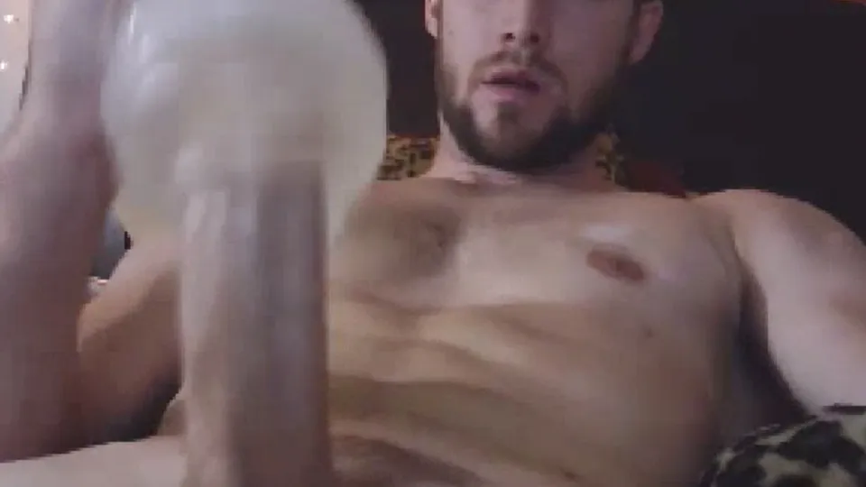 Muscle jock fucking his fleshlight, jerks & cums - ThisVid.com
