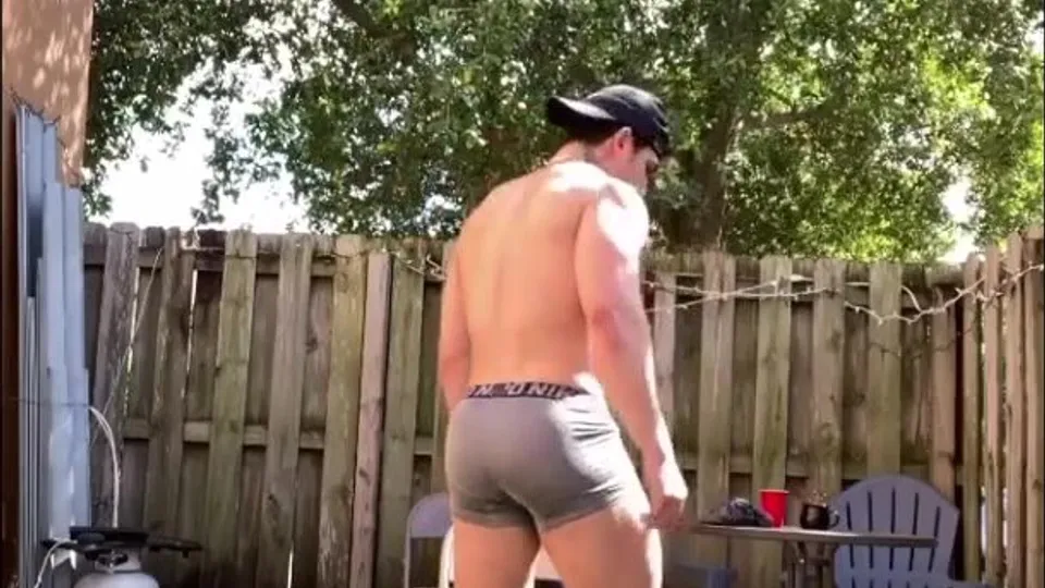 Muscle jock sam jerk off, teas, and flex his muscle - ThisVid.com