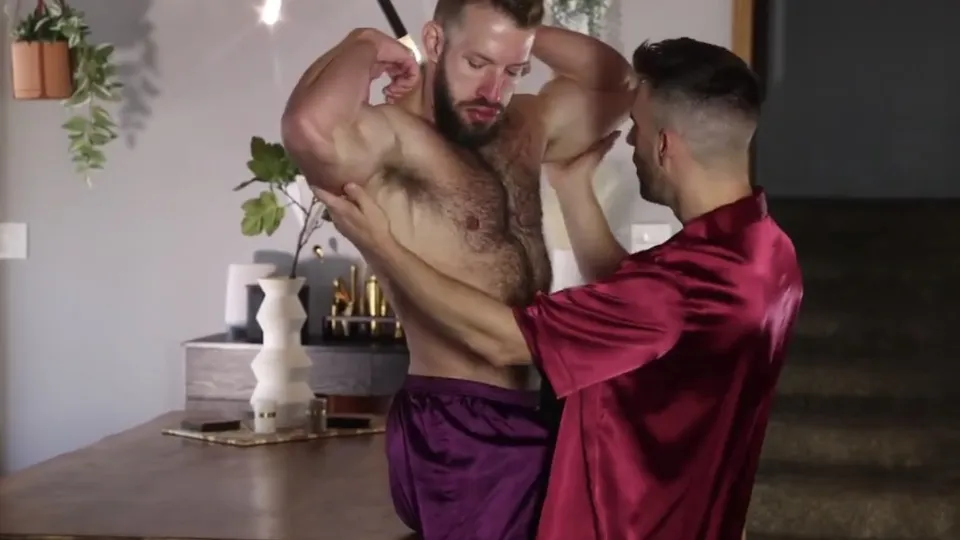 Muscle stud worshipped and fuck - ThisVid.com