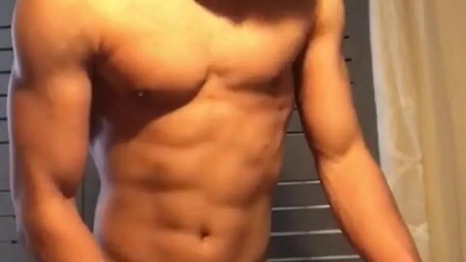 Muscle twink flex & jerk - ThisVid.com