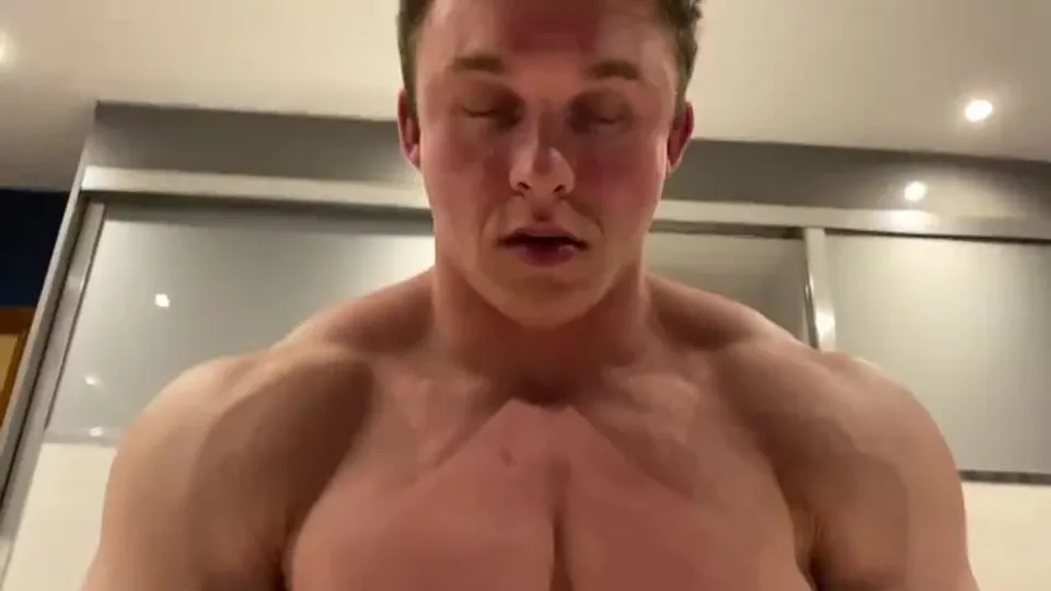 Muscle worship - video 68 - ThisVid.com