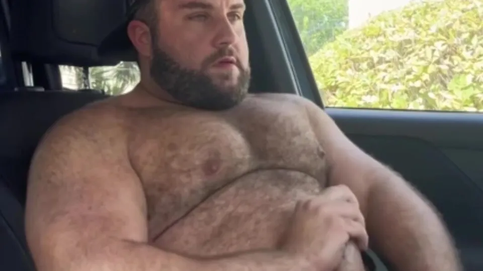 Musclebear car handjob cum - ThisVid.com