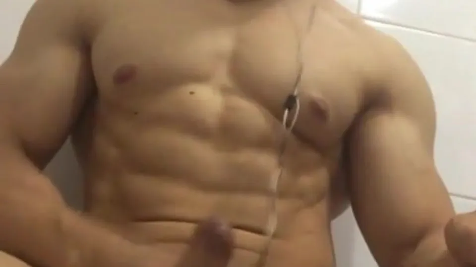 Muscular Asian Guy JO - ThisVid.com 日本語で