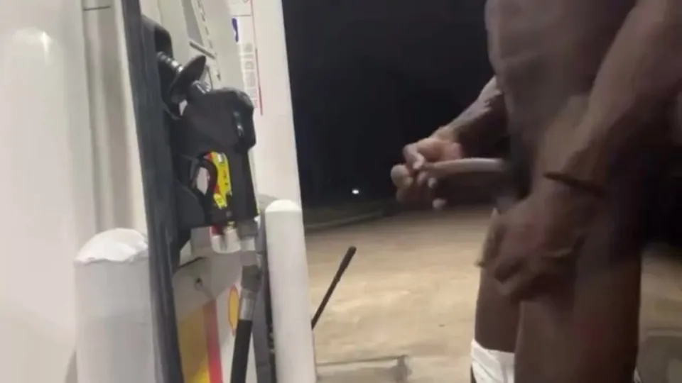 Muscular exhibitionist stroking BBC in public places - ThisVid.com