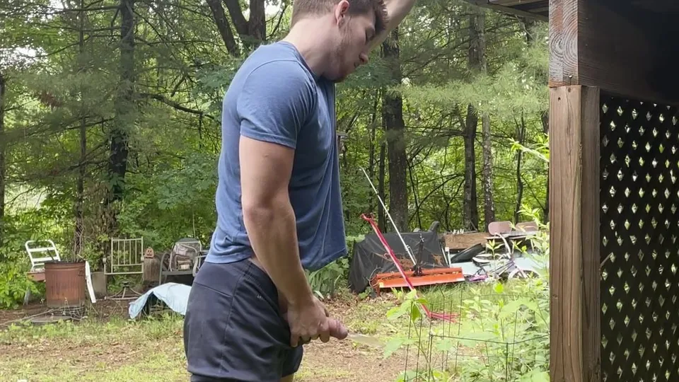 My brother's best friend takes a 1eak in our garden - ThisVid.com