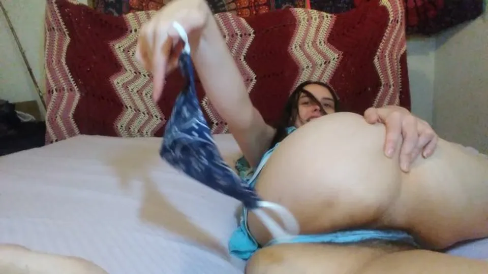 My Facemask Made me So Horny I had to Rub my Hairy Horny Slutty Pussy Up & Down Masturbating!!