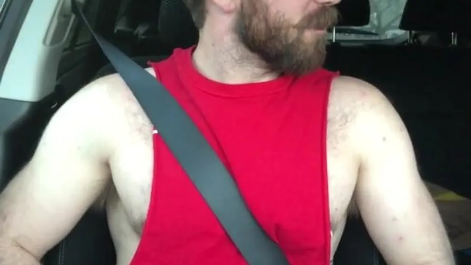My uber driver gives me a helping hand - ThisVid.com