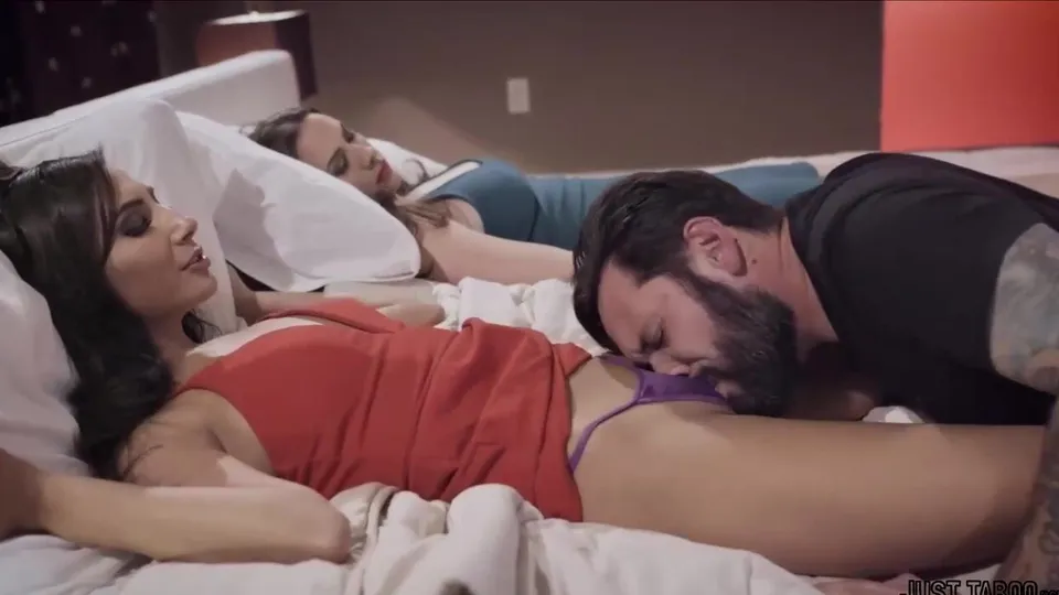 Tattooed Man Ravages Curvy Latina