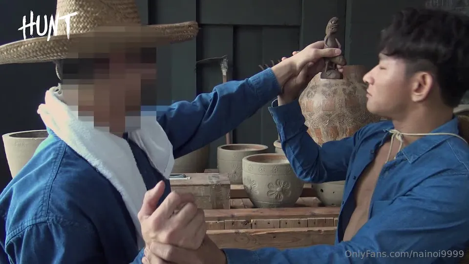 Muskulöse Thai-Bodybuilder ohne Gummi