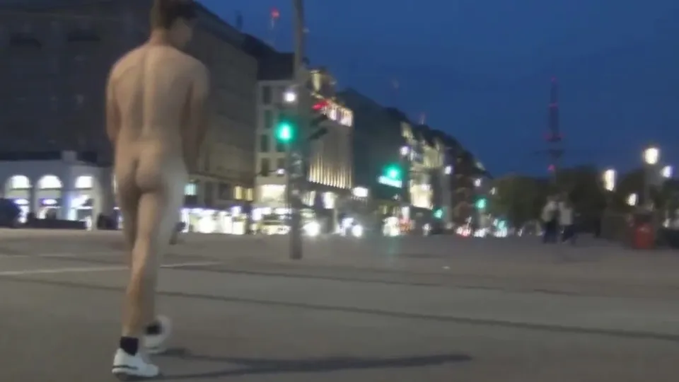 Naked bet - ThisVid.com