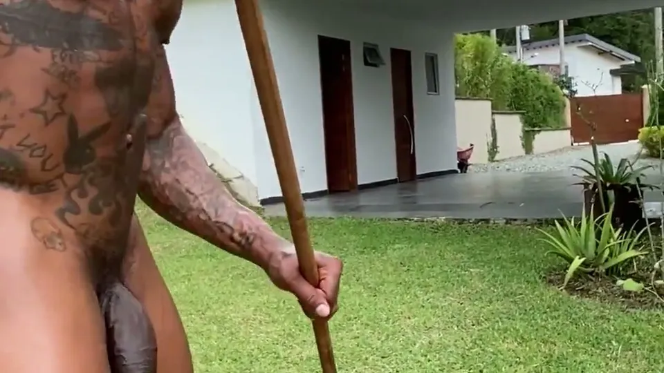 Naked gardener - ThisVid.com