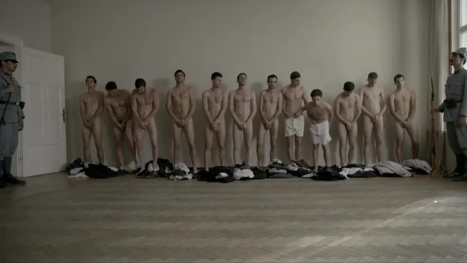 NAKED GUYS - ThisVid.com