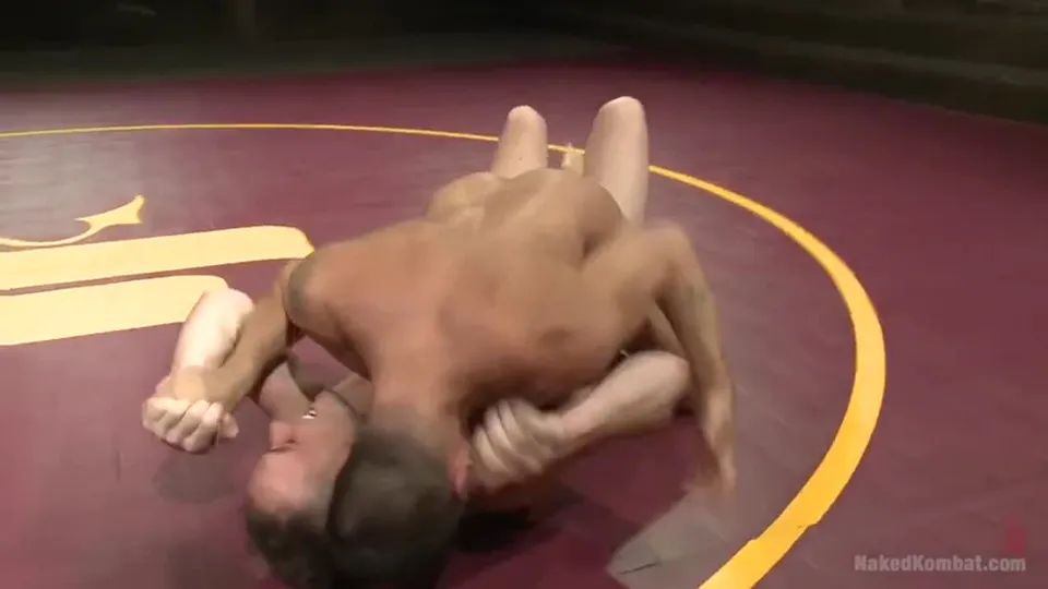 Dominic Pacifico vs Kirk Cummings: Naakte Kombat