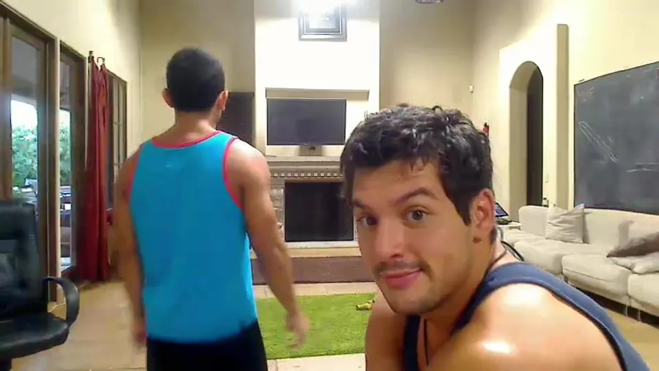 Naked party with the boys in home!!!@@ - ThisVid.com
