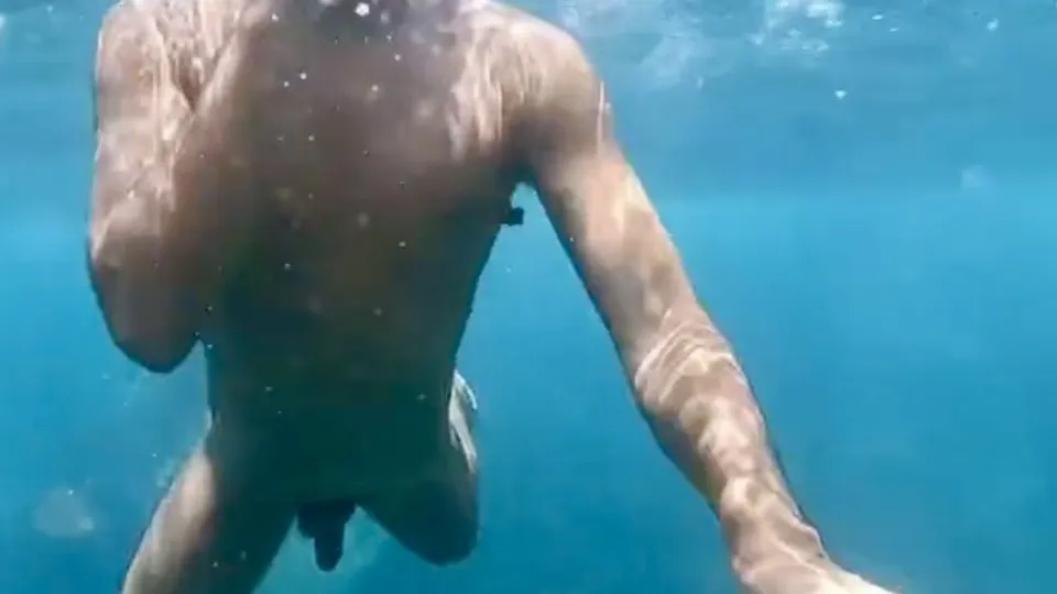 Naked snorkeling - ThisVid.com